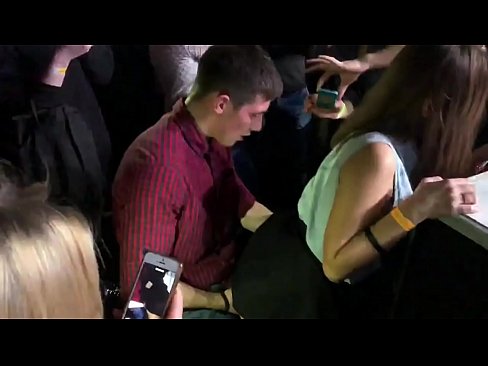 ❤️ Echter Sex in einem russischen Nachtclub. 18-jährige russische Mädchen in den Anus und Vagina gefickt in einem Nachtclub ️ Super porn bei uns de.pornosexphoto.ru ☑